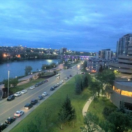 Amicable, Cozy, High Speed Internet, Sleeps 2 Riverview Downtown Apartment YYC Екстериор снимка