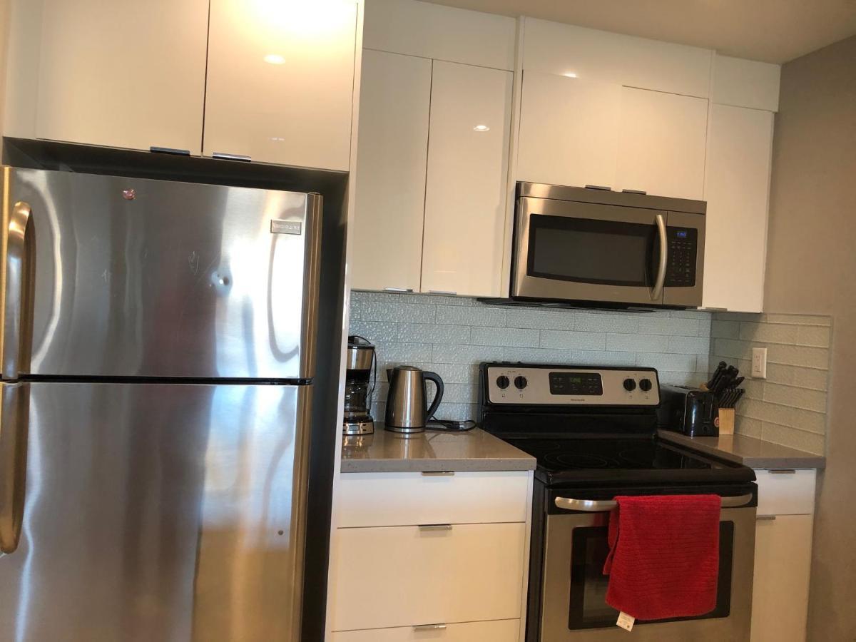 Amicable, Cozy, High Speed Internet, Sleeps 2 Riverview Downtown Apartment YYC Екстериор снимка