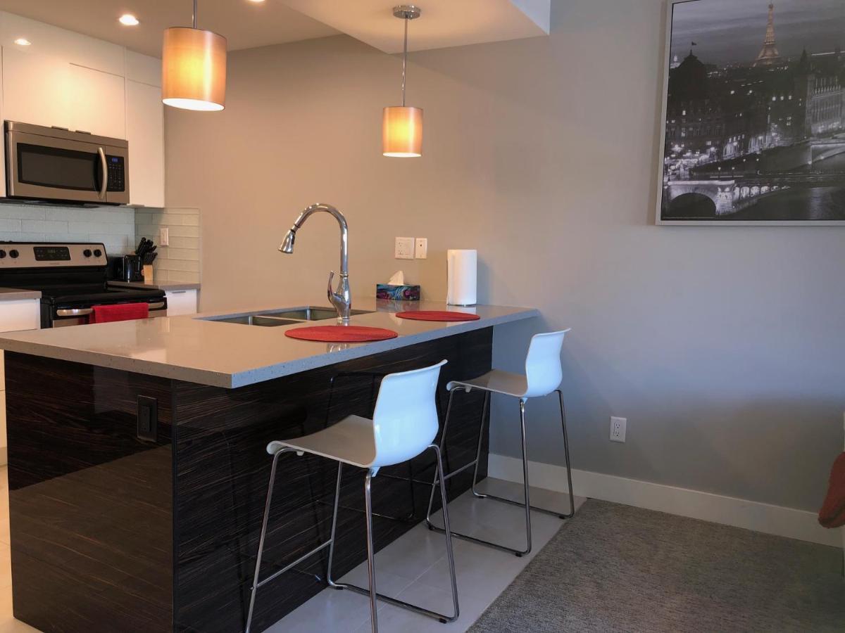 Amicable, Cozy, High Speed Internet, Sleeps 2 Riverview Downtown Apartment YYC Екстериор снимка